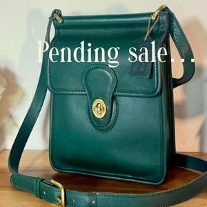 ❤️SOLD❤️Pristine Vintage Coach Bottle Green Murphy Bag 9930